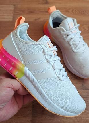 Оригінальні adidas в стані нових р37.5 довжина устілки по факту 24см