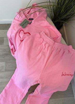 Костюм жіночий