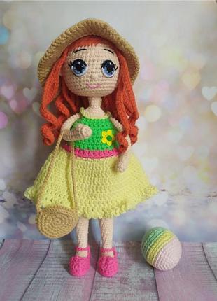 Лялька вʼязана з комплектом одягу