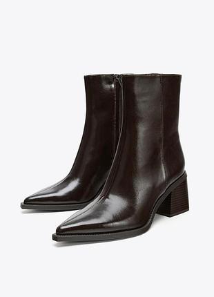 Ботинки на широких каблуках zara