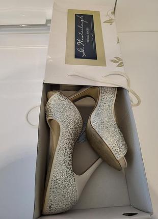 Свадебные /вечернии туфли р.37 стразы