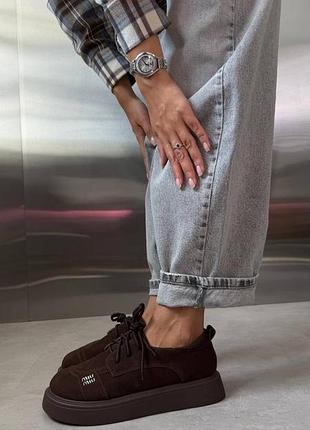 Кроссовки женские