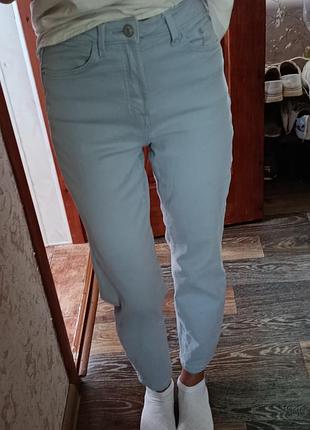 Голубые джинсы mom slim на высокой посадке