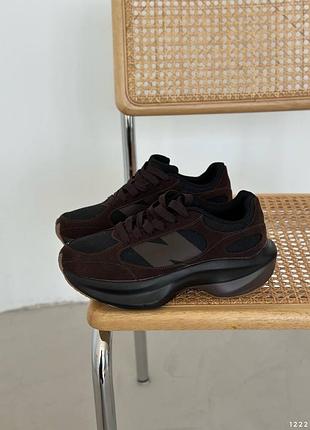 Стильні жіночі кросівки