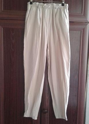 Лёгкие брюки-бананы с резинкой на талии on me из фактурной вискозы