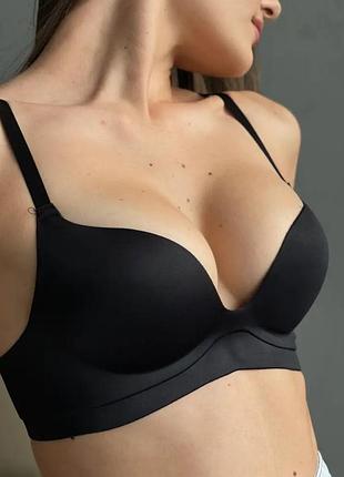 Бесшовный бюст с push up эффектом
