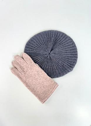 Берет вʼязаний