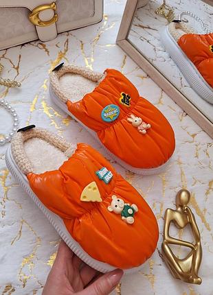 Теплые зимние тапочки яркие оранжевые на меху домашние