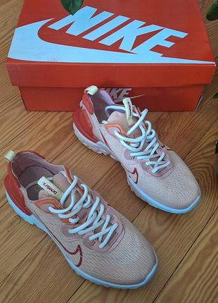Жіночі бігові кросівки nike react , дуже зручні та стильні , спорт зал , фітнес , біг , під плаття