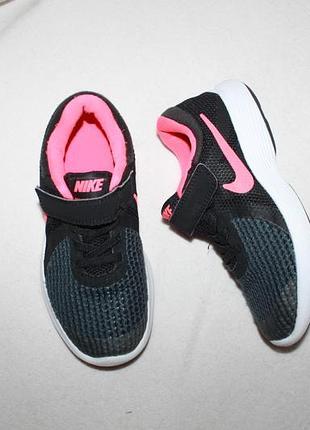 Кроссовки фирмы nike 30 размера по стельке 20 см.