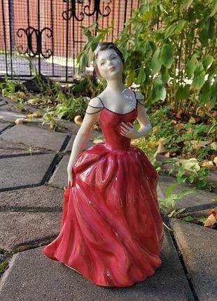 Порцелянова статуетка royal doulton innocence