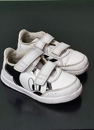 Кросівки adidas 16 см устілка ідеальний стан
