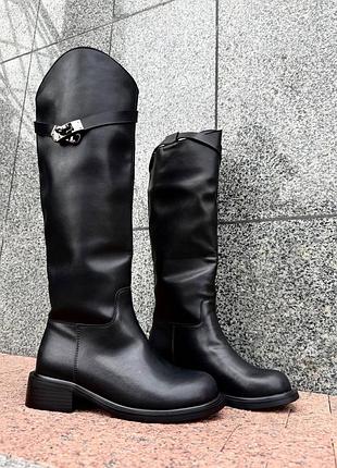 Натуральні шкіряні демісезонні трендові чорні чоботи - жокейки