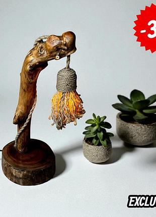 Настільна лампа з натурального дерева у скандинавському стилі