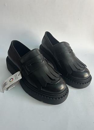 Нові жіночі шкіряні лофери від badura