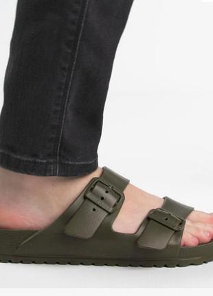 Шлепанцы брендовые.