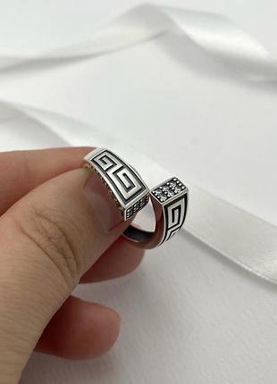 Серебряная кольца с античным рисунком с фианитами. производство элис.