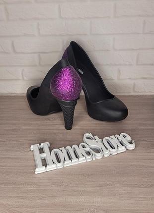 Чорні силіконові жіночі туфлі у вигляді морозива від mellissa&karl lagerfeld