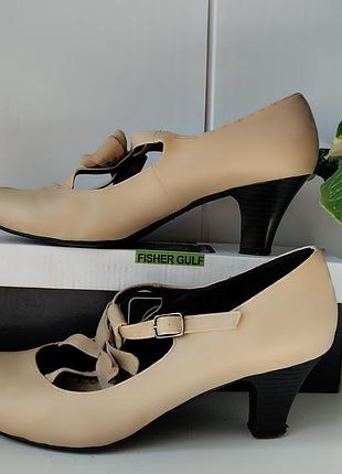 Туфлі жіночі