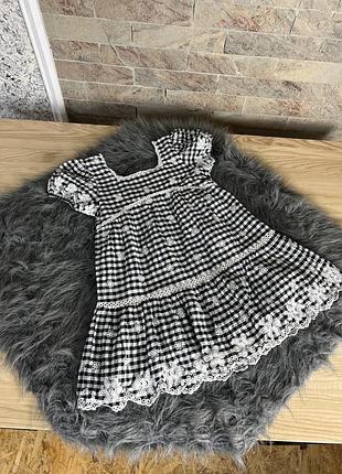 Сукня з прошви