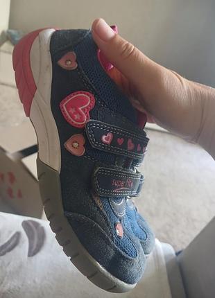 Продам кроссовки