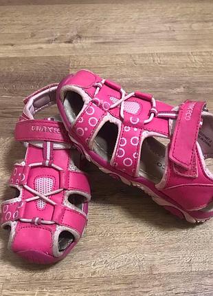 Детские босоножки