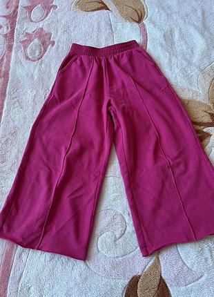 Спортивні штани в ідеальному стані