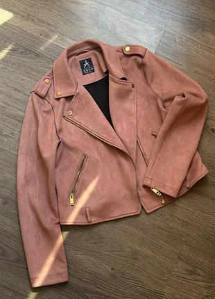 Женская куртка-косуха в свет розовом цвете - отдам за вашу цену!