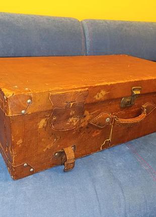 Винтажный кожаный чемодан. 76х42х23см (84).