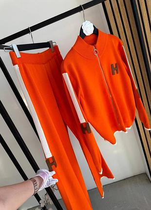 Брендовий жіночий спортивний костюм