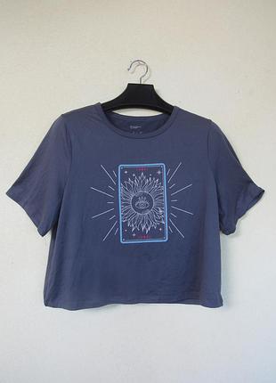 Вкорочена сіра жіноча футболка з принтом від primark