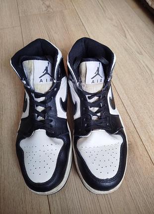 Кожаные кроссовки подростковиддордан в хорошем состоянии размер 39 стелька 25 см