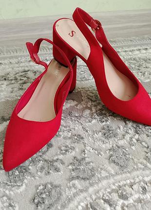 Замшевые туфли без задника