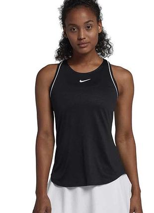 Спортивна чорна майка від nike з логотипом для фітнесу, спортзалу, тренувань