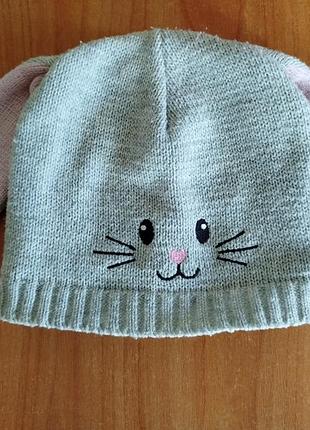 Демисезонная шапка для девочки с ушками
