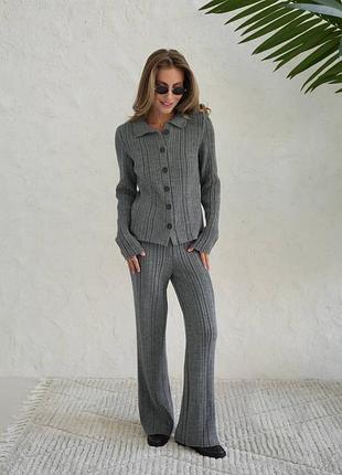 Жіночий вʼязаний костюм в рубчик кардиган на ґудзиках та штани акрил вовна графіт чорний молочний бежевий коричневий бордовий