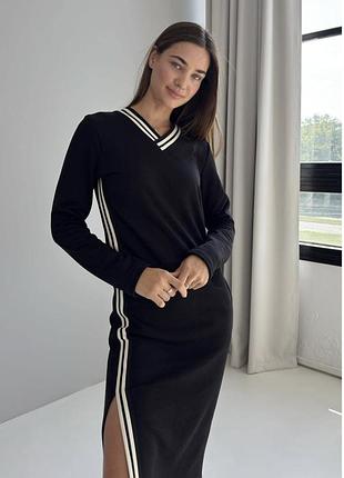 Платье черное с лампасом