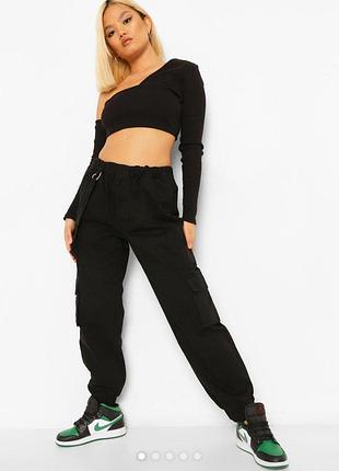 Джинсовые джоггеры миниатюрного кроя с практичными карманами