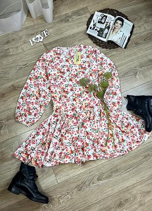 Лялькова ефектна міні сукня в квітковий принт
