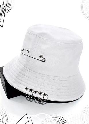 Панама з кільцями та шпилькою белый