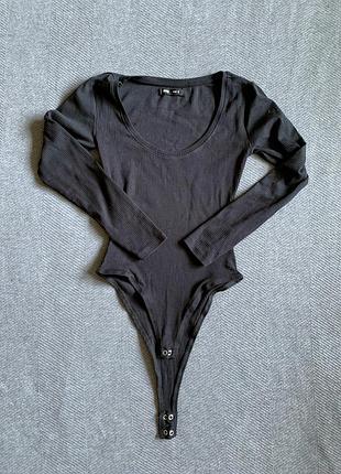 Боді з вирізом