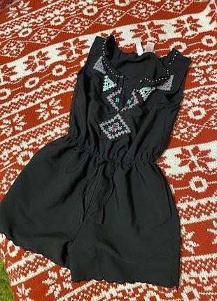 Чорний ромпер комбез із вишивкою