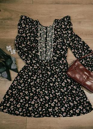 Платье h&amp;m из на каральной ткани