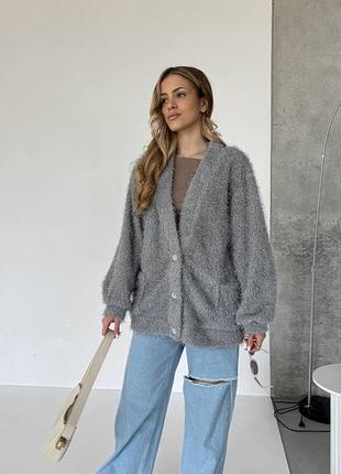 Женский пушистый кардиган свободного кроя