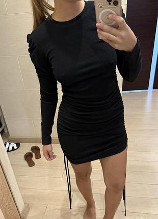 Обтисла сукня тепла