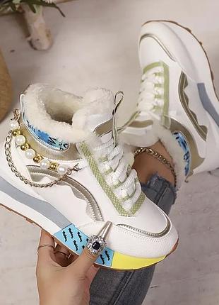 Зимові кросівки, які привертають погляди!