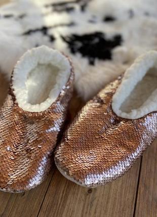 Фирменные стильные качественные тёплые тапочки носки смехом в паетки5 фото