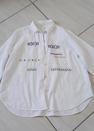 Рубашка с вышивкой белая
