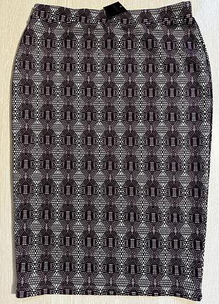 Спідниця в наявності.