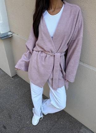 Женский качественный теплый укороченный кардиган на запах с поясом лиловый сиреневый